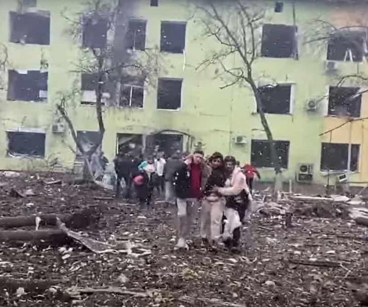 Zelensky difunde imágenes de hospital infantil bombardeado