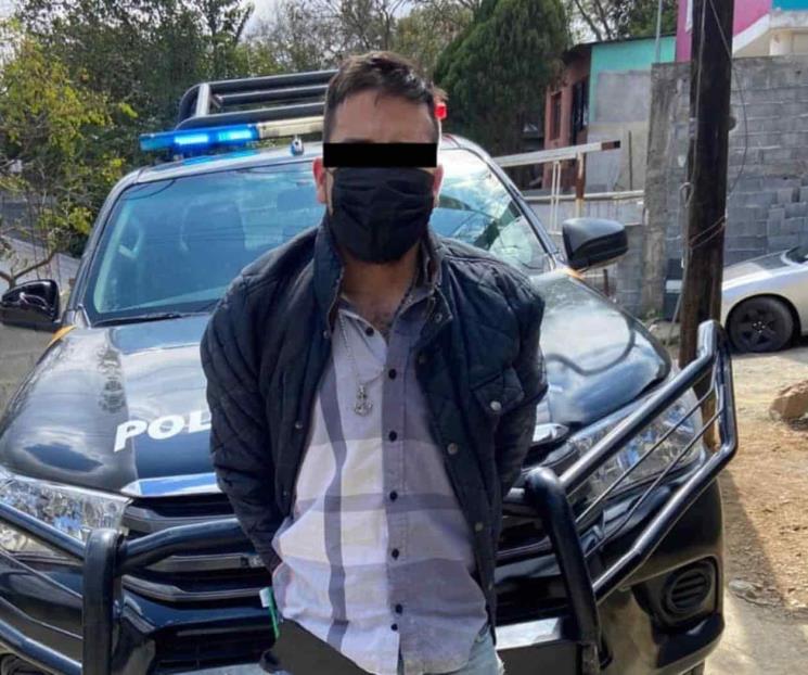 Caen por asaltar a comerciante en Santiago
