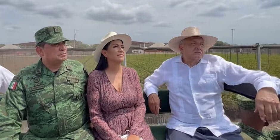 Visita AMLO el vivero más grande del país