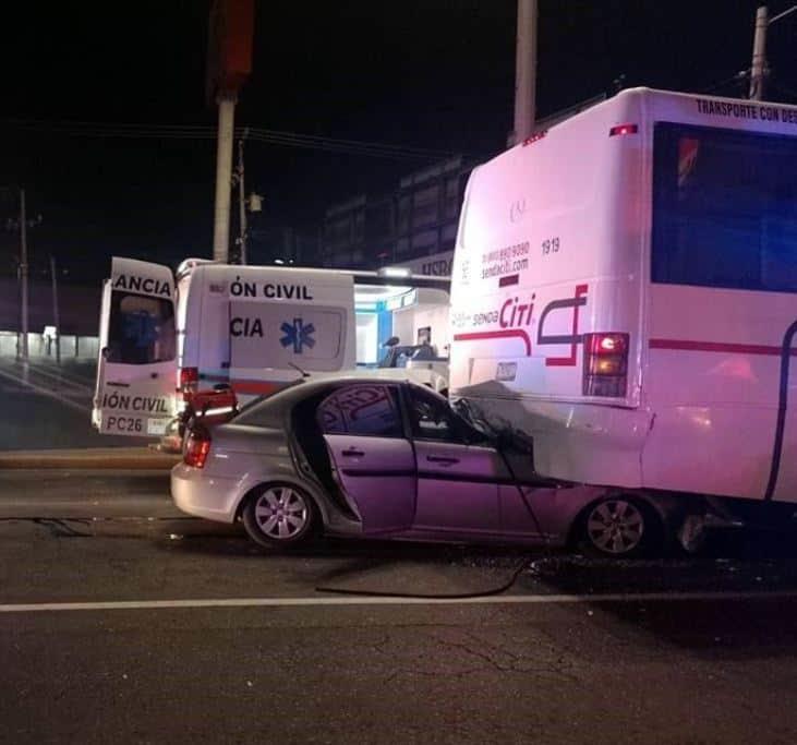 Estrella auto contra camión