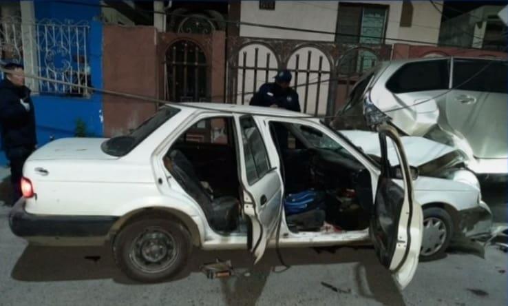 Choca y es sorprendido con armas en Guadalupe
