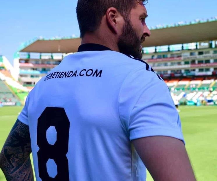Gignac, de romance con el gol