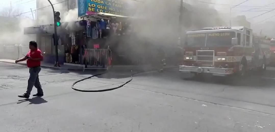 Se registra incendio en el Centro de Monterrey