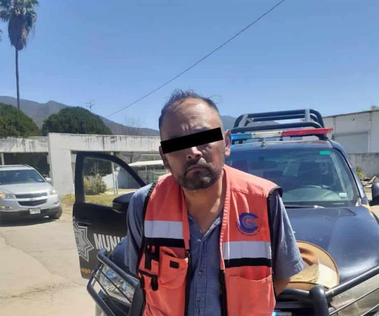 Cae pollero con migrantes ilegales Cae pollero con migrantes ilegales