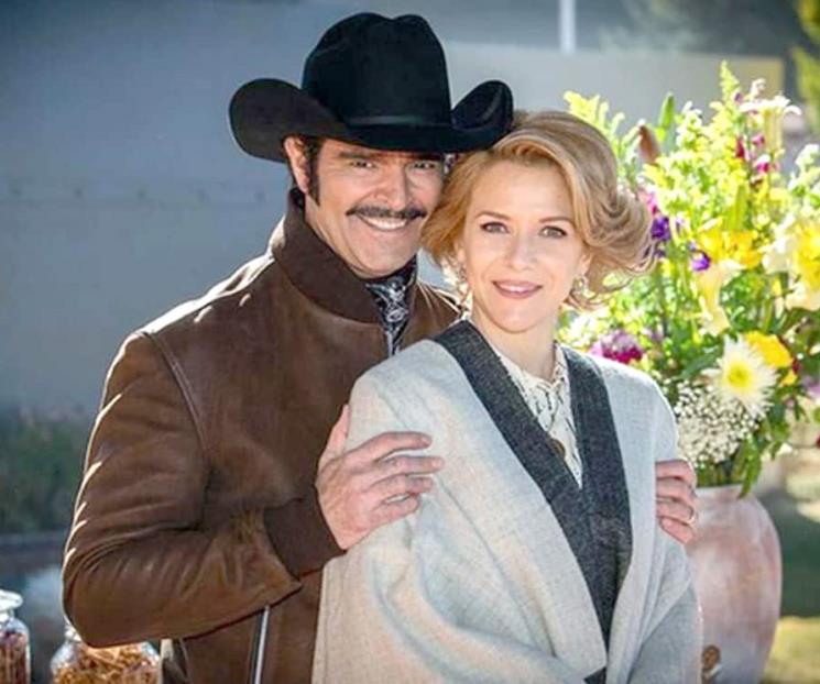 Pese a demandas, estrenan serie de Vicente Fernández