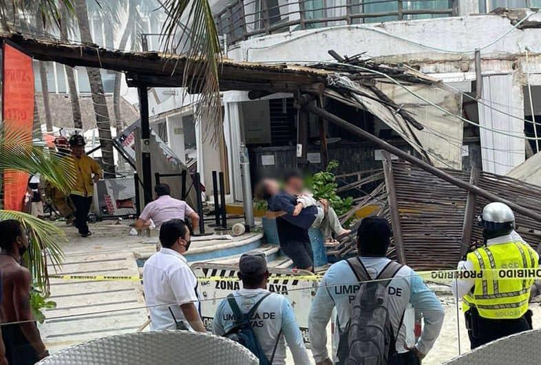 Dos muertos y 21 heridos en explosión en club