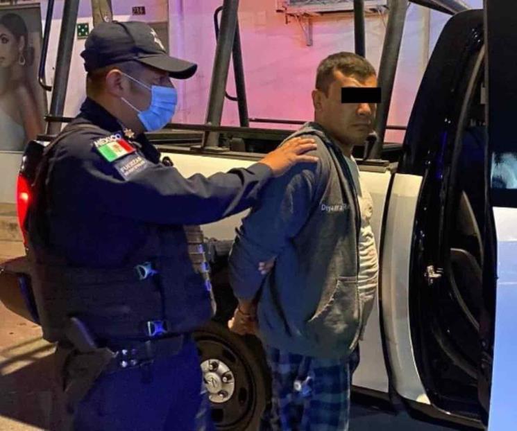 Arrestan a hombre por robar negocio en Monterrey