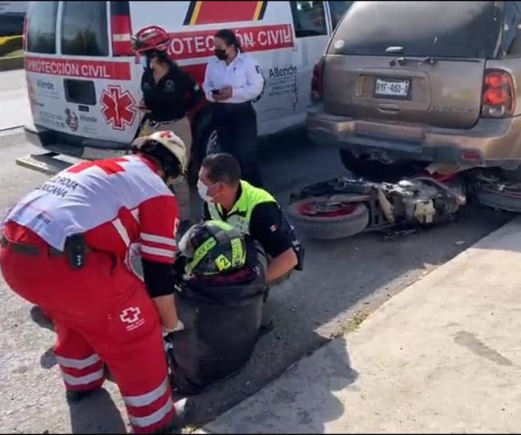 Motociclista resulta lesionado tras derrapar en Allende