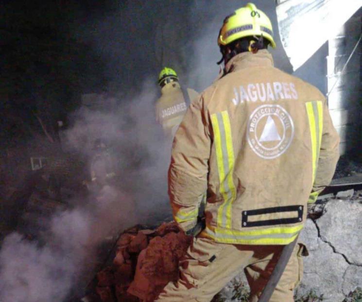 Incendio en tejaban deja dos lesionados en Santa Catarina