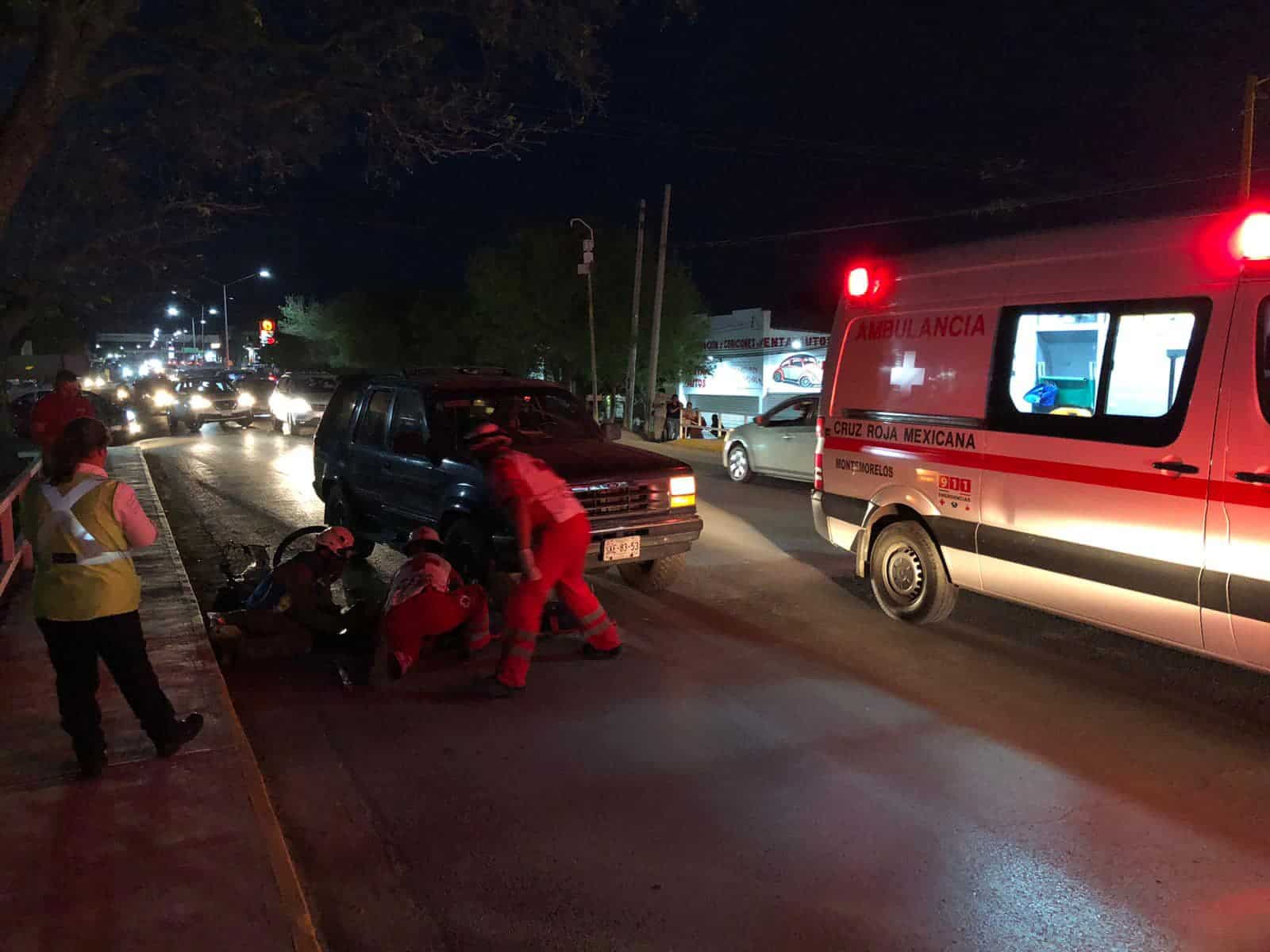 Un hombre de la tercera edad, terminó con lesiones de consideración al ser embestida su bicicleta, por una camioneta