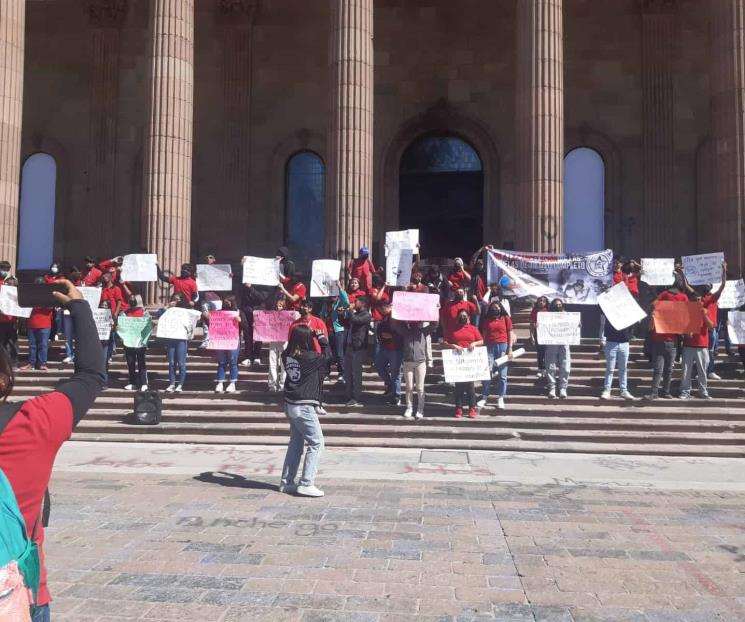 Exigen estudiantes escuelas de tiempo completo