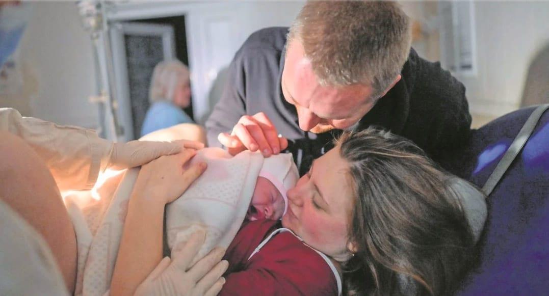 Impacta invasión negocio de vientres de alquiler