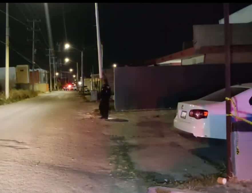 En un ataque a balazos un masculino fue ejecutado a balazos, mientras una mujer y un hombre resultaron con impactos de arma de fuego, además dos vehículos resultaron con impactos de arma de fuego