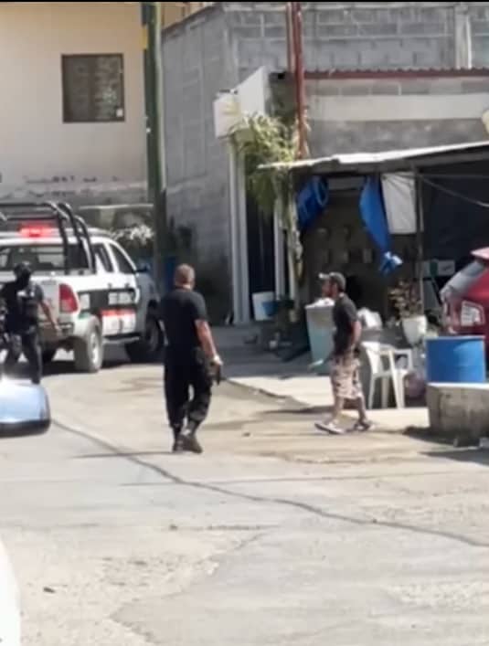 Armado con un machete, un hombre intentó agredir a dos oficiales de Seguridad Pública de Allende