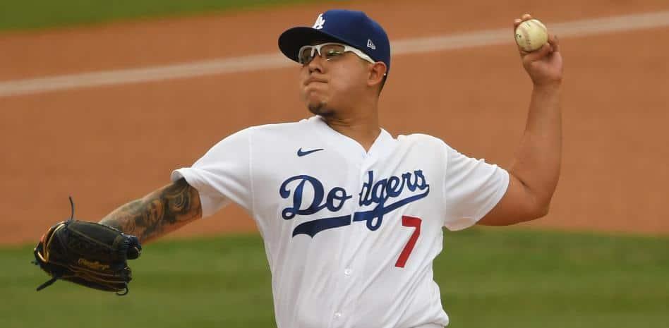 Urías acuerda con Dodgers