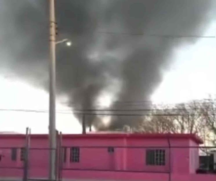 Se incendia fábrica de mecedoras en Ciénega de Flores