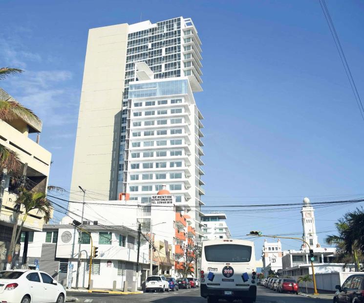 Casi listo, el edificio que ni el Presidente pudo frenar