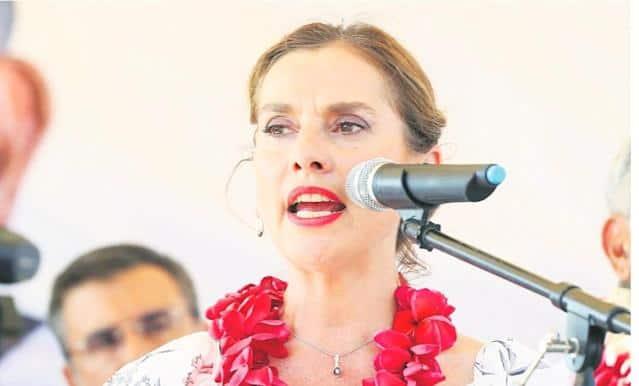 Cuestiona los anuncios de INE esposa del Presidente
