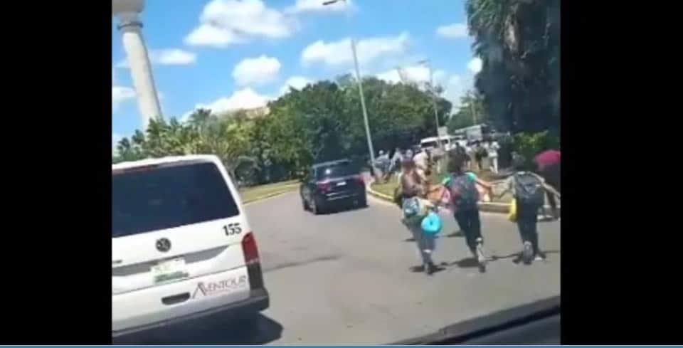 Pánico en aeropuerto de Cancún por falsa alarma
