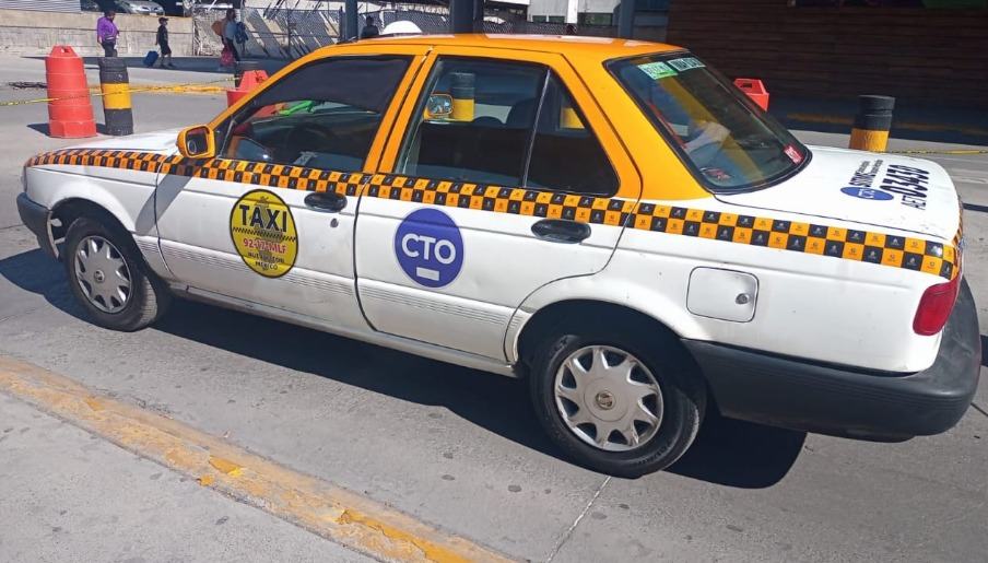 Captado vía cámaras de seguridad de la corporación a bordo de un taxi con reporte de robo.