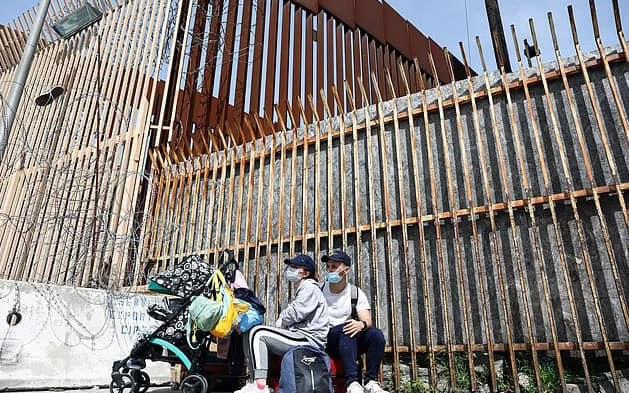 EU recibe a rusos tras acuerdo secreto con México