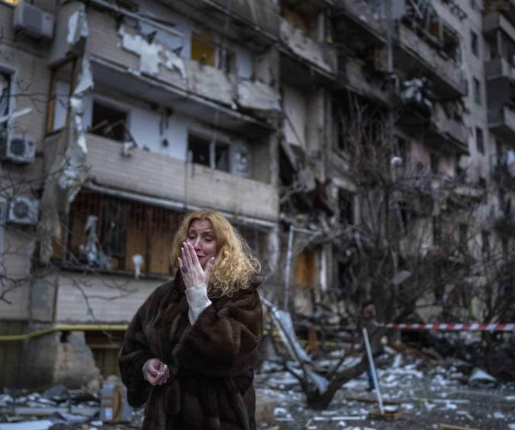 Rusia rompe acuerdo, ataca Kiev