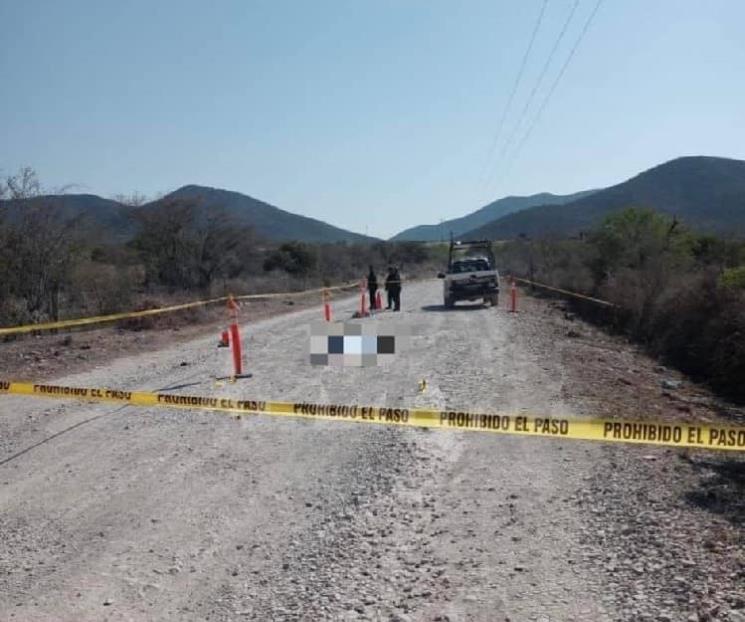 Cae de camioneta y muere
