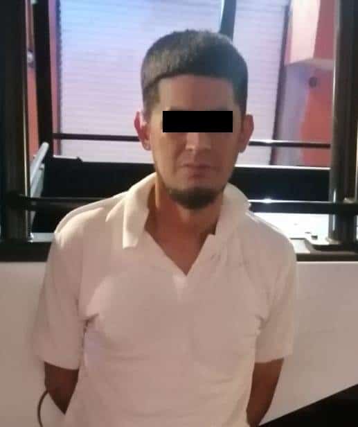 Detenido tras lesionar con un machete a su hijastra de 15 años de edad y cortar con la misma arma el cabello a su ex pareja