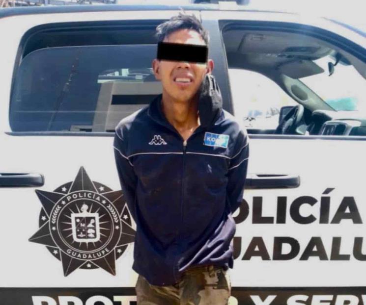 Intenta robar chatarra robada y es detenido