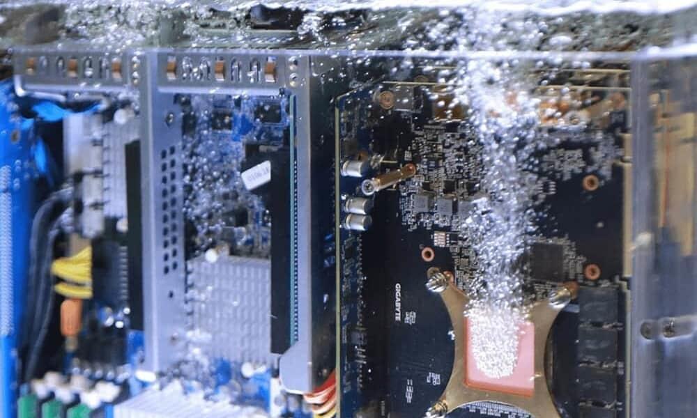 Apuesta por refrigeración por inmersión en centro de datos