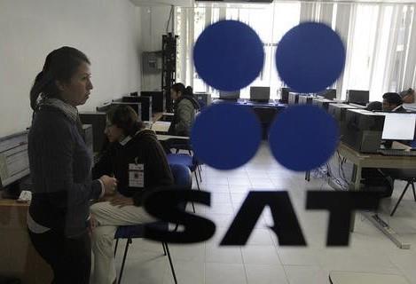 SAT debe sacar de lista negra factureros a 21 contribuyentes