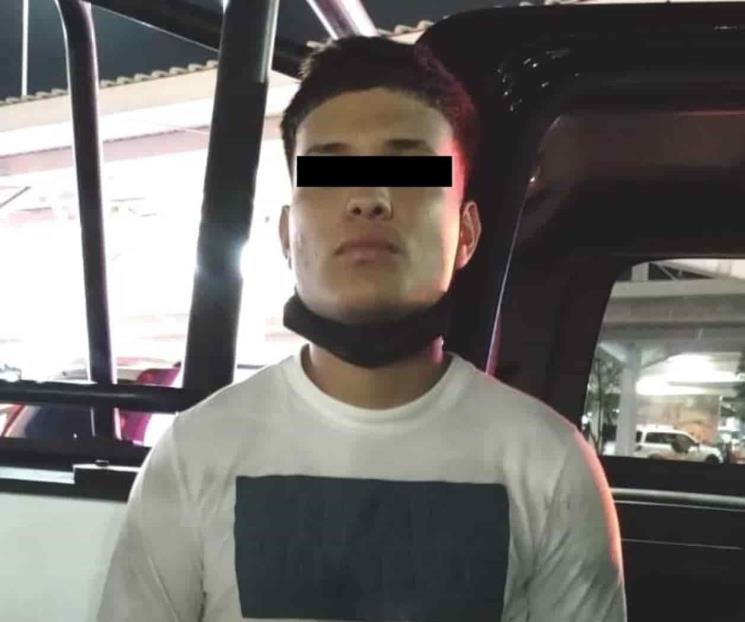 Detienen a hombre por cristalear auto