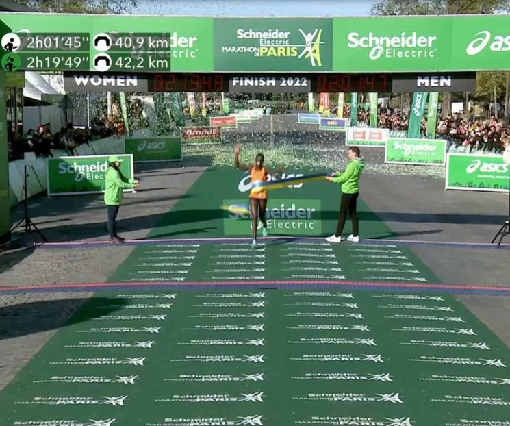 Gana Jeptum Maratón de París y lo hace con récord