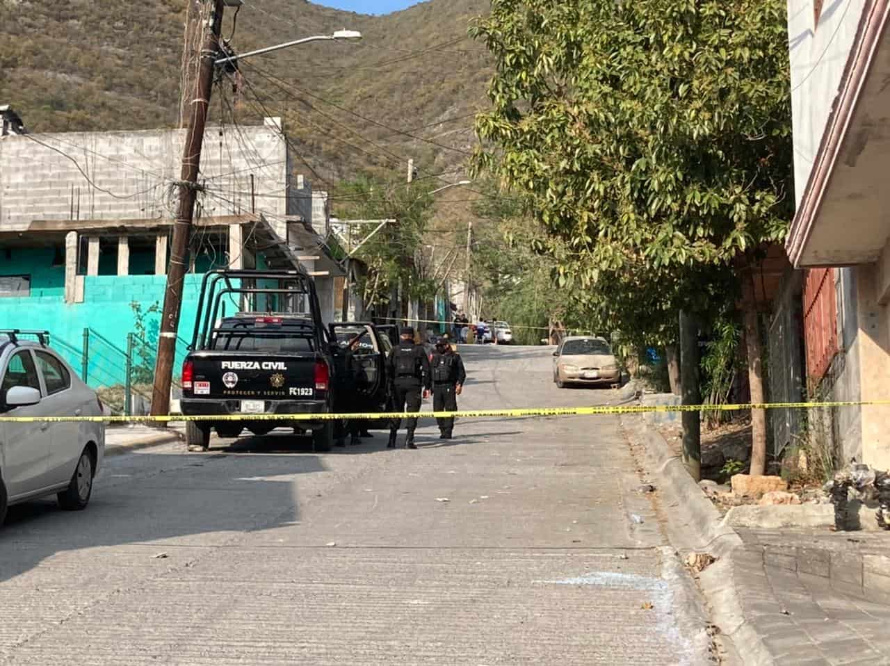 El cuerpo de un hombre con impactos de arma de fuego y maniatado, fue localizado en El Cármen