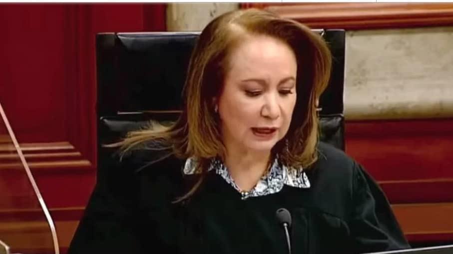 Ministra no suspenderá decreto para promover revocación