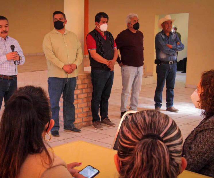 Visitan Galeana dirigentes de la Sección 21