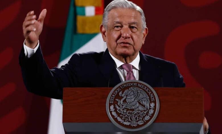 Anuncia AMLO que anulará su voto en consulta