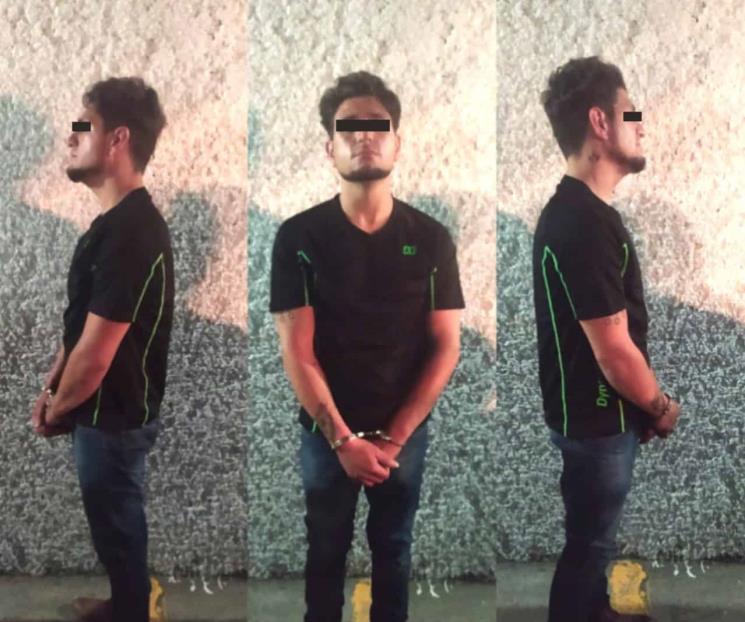 Los detienen por posesión de arma y droga