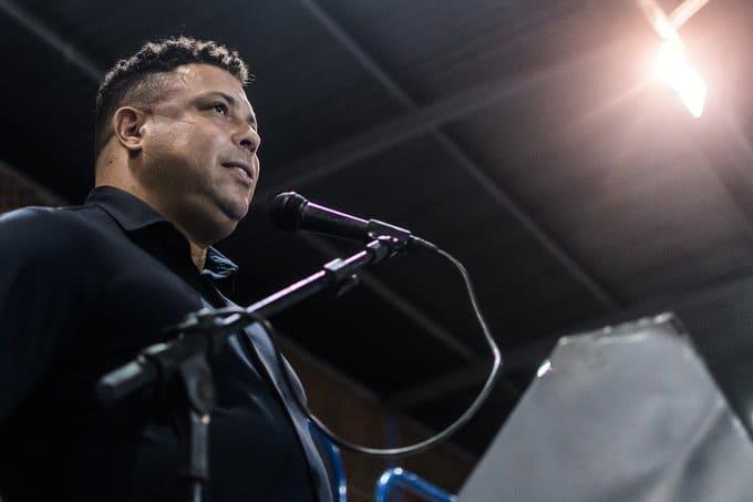 Compra Ronaldo Nazario al Cruzeiro