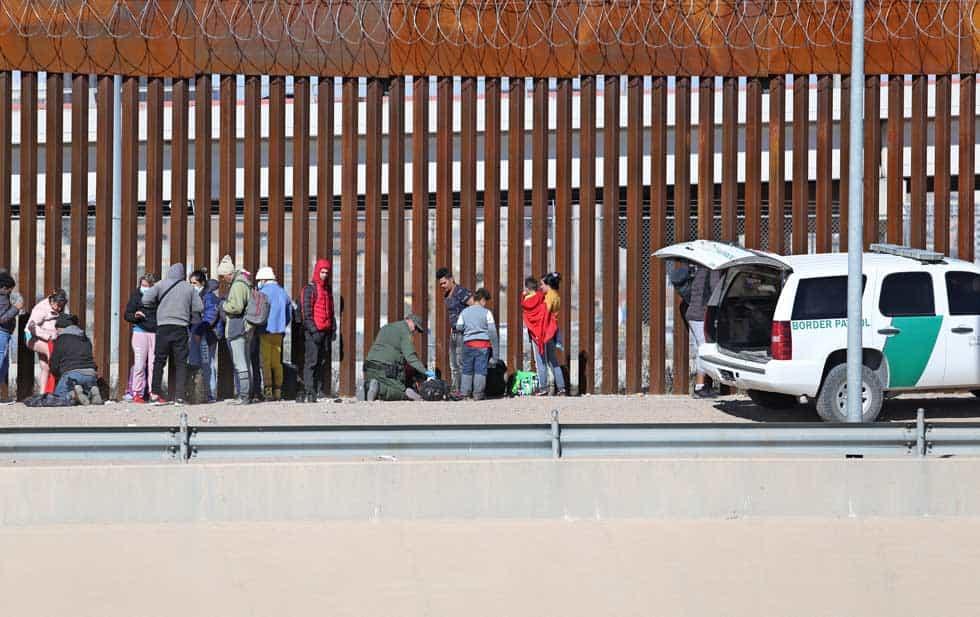 Presionan a Texas para que declare “invasión” en la frontera