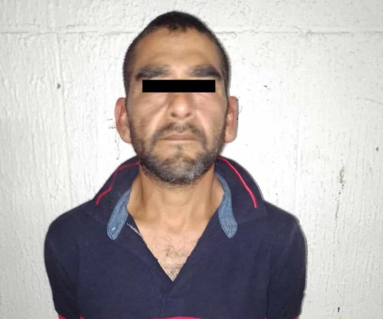 Amenaza con pistola a hombre y es detenido