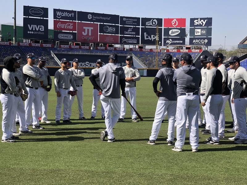 Contento Roberto Kelly con sus Sultanes