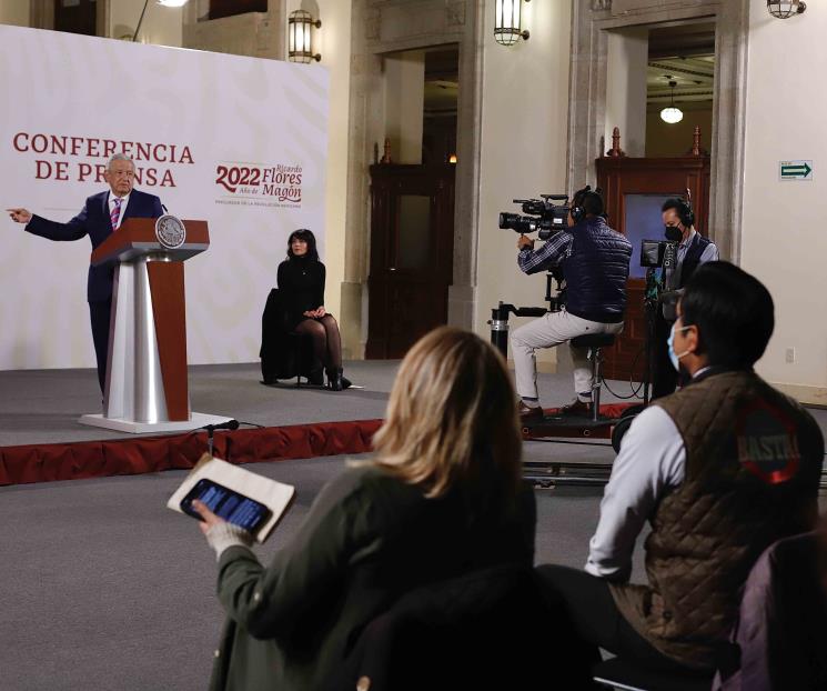 Se dará seguro social a periodistas: AMLO