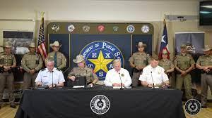 Texas amenaza con enviar buses de migrantes a Washington