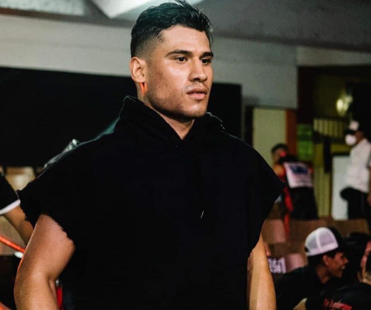 Aparece regio Silva en cartelera Canelo-Bivol