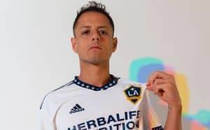 Chicharito vuelve a anotar