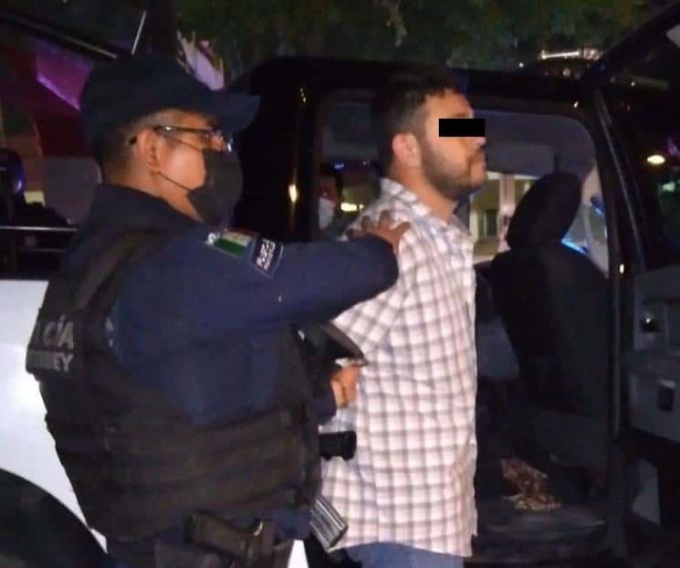Arrestan a dos por robo en ferretería