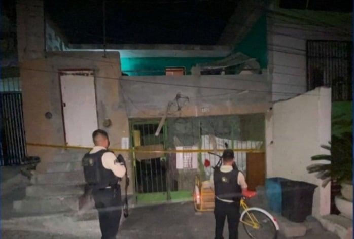 Cae uno con droga durante cateo