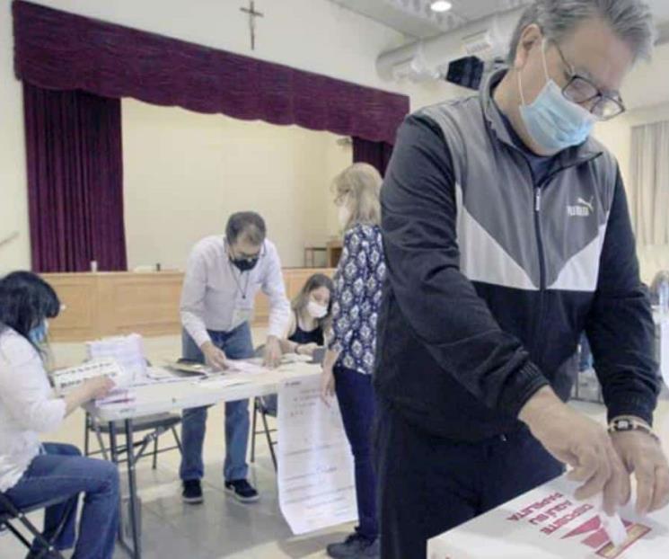 Pide Delgado a INE no anular consulta