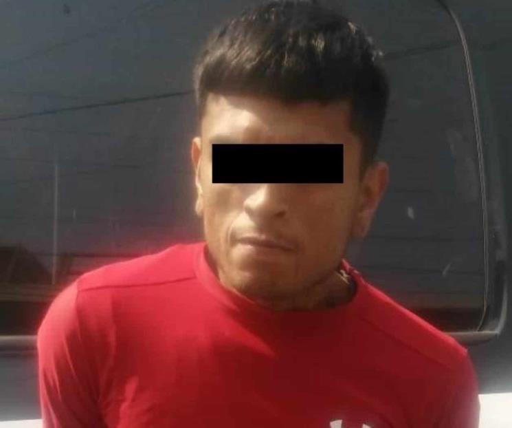 Cae pareja en moto robada